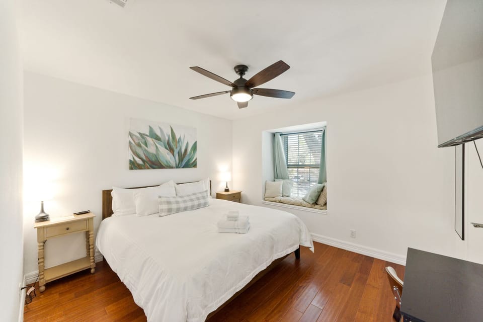 Luxury House | 4 bedrooms, premium bedding, memory foam beds, individually decorated