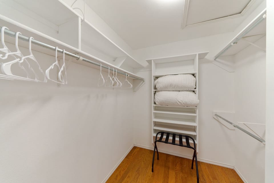Luxury House | 4 bedrooms, premium bedding, memory foam beds, individually decorated