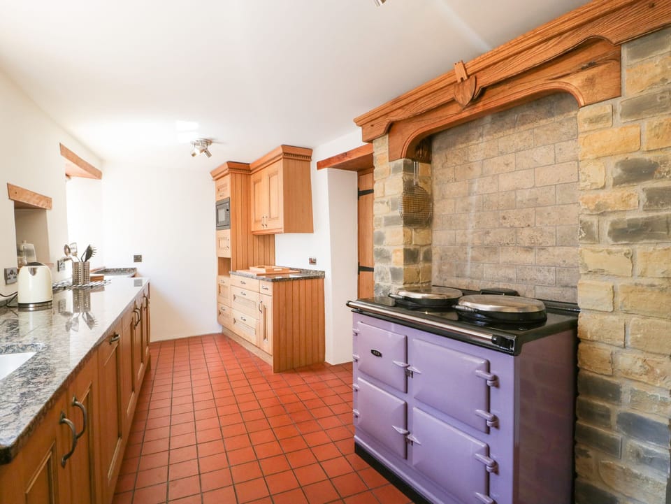 Fridge, dishwasher, electric kettle, cookware/dishes/utensils