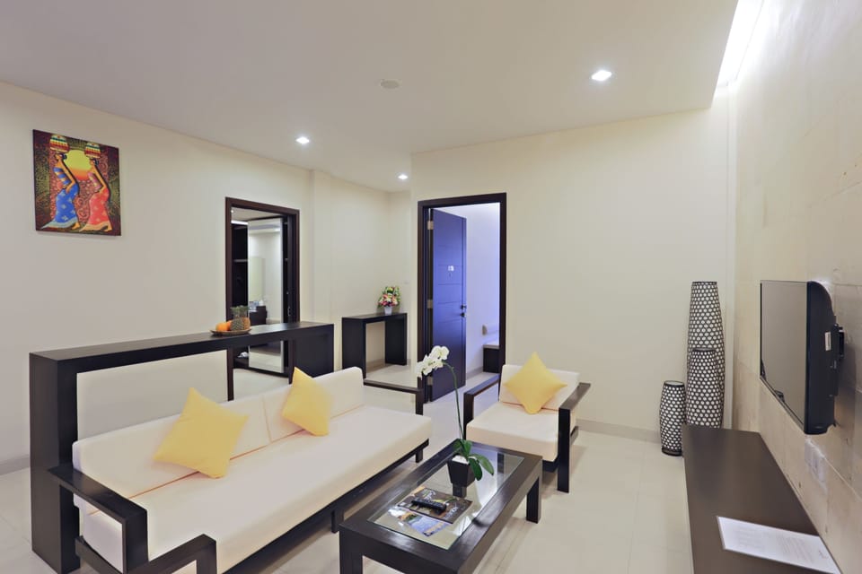 Family Suite | In-room safe, desk, soundproofing, iron/ironing board