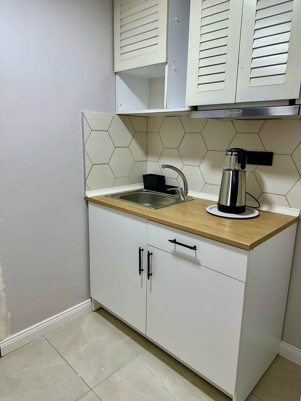 Fridge, microwave, stovetop, toaster