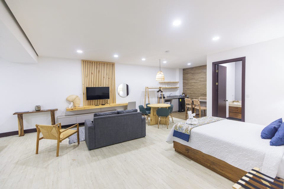 Family Studio Suite | Memory foam beds, minibar, in-room safe, desk