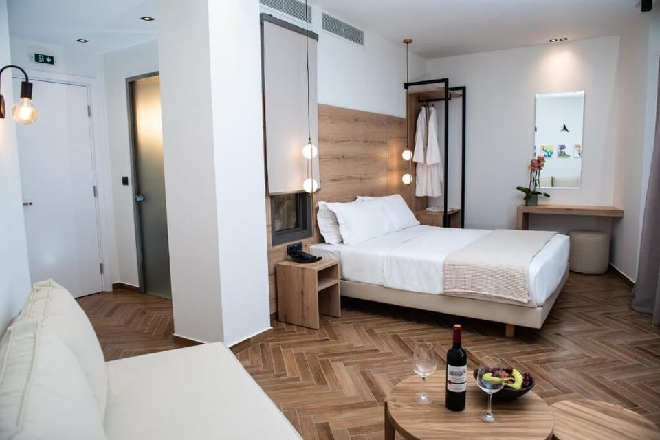 Free minibar, in-room safe, individually decorated, soundproofing