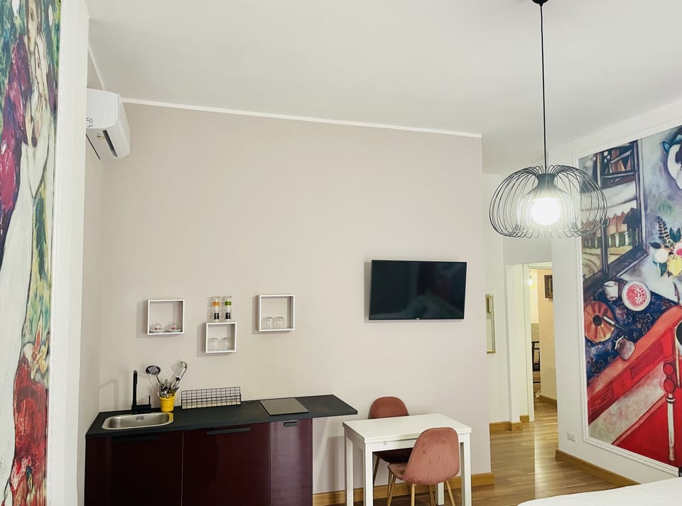 Junior Studio | Premium bedding, down comforters, pillowtop beds, minibar