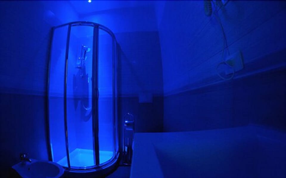 Triple Room | Bathroom shower