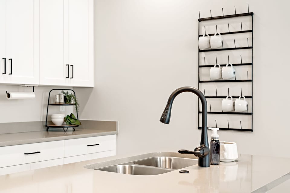 Townhome, 4 Bedrooms | Private kitchen | Fridge, oven, coffee/tea maker, toaster