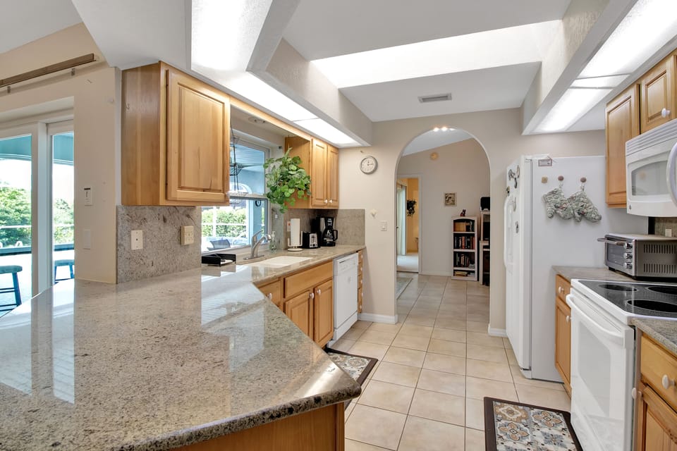House, 2 Bedrooms, Private Pool, Canal View (Vacation Home) | Private kitchen | Full-size fridge, microwave, oven, dishwasher
