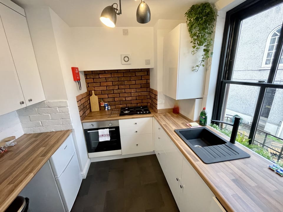 Luxury Apartment, Private Bathroom | Shared kitchen