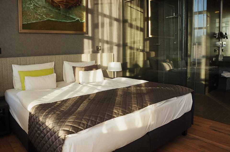 In-room safe, desk, soundproofing, iron/ironing board