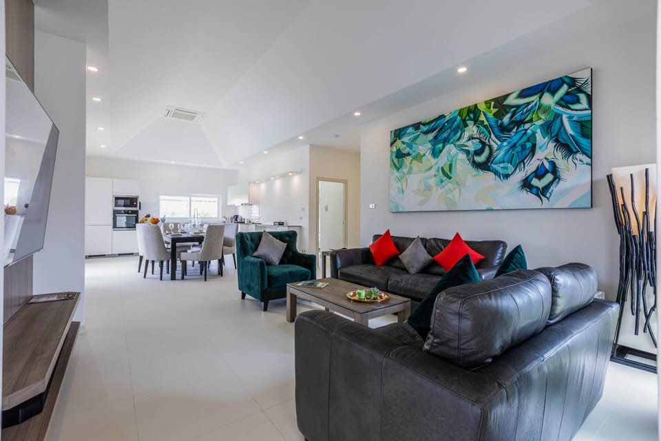 Deluxe Villa | 3 bedrooms, iron/ironing board, WiFi (free)