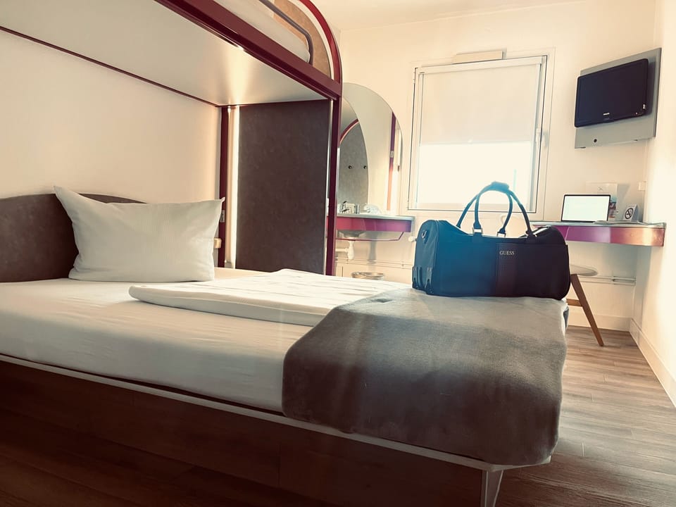 Basic Double or Twin Room, Non Smoking | Desk, free WiFi, bed sheets