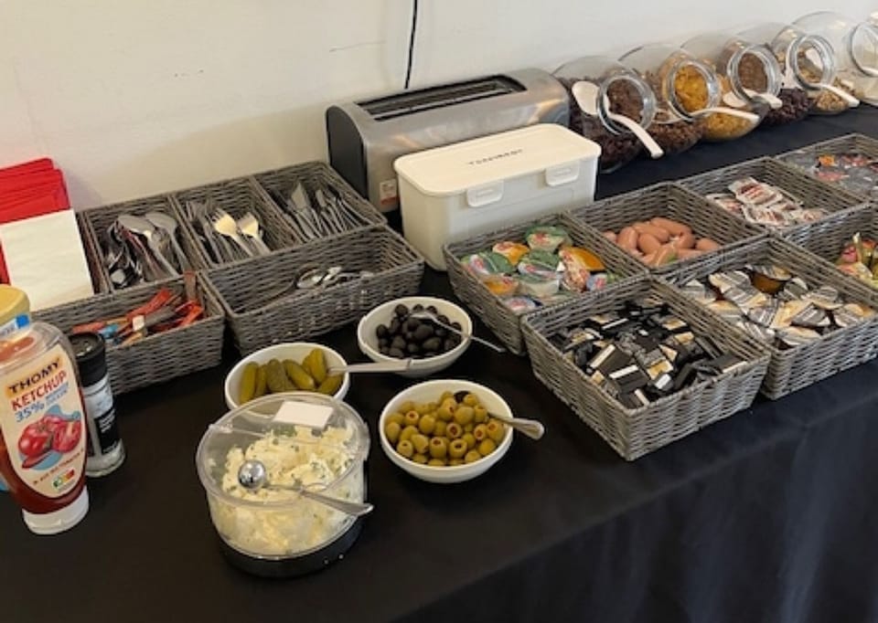 Daily buffet breakfast for a fee