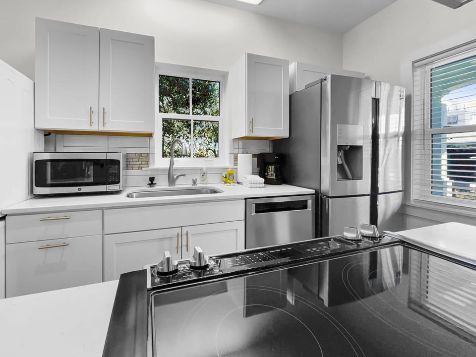 House, 1 Bedroom | Private kitchen | Fridge, coffee/tea maker, toaster