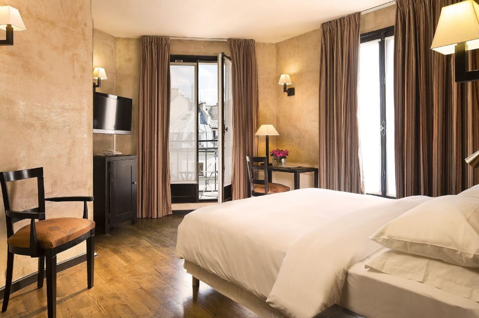 Premium Room, Balcony | Minibar, in-room safe, free WiFi, bed sheets