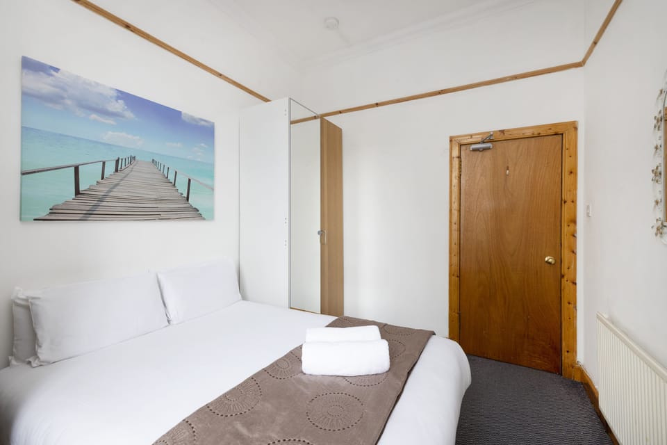JOIVY Spacious 3 Bed Apartment In The Old Town Apartment in Edinburgh