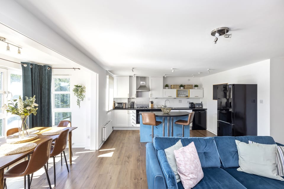 Apartment, 2 Bedrooms | Living area | TV