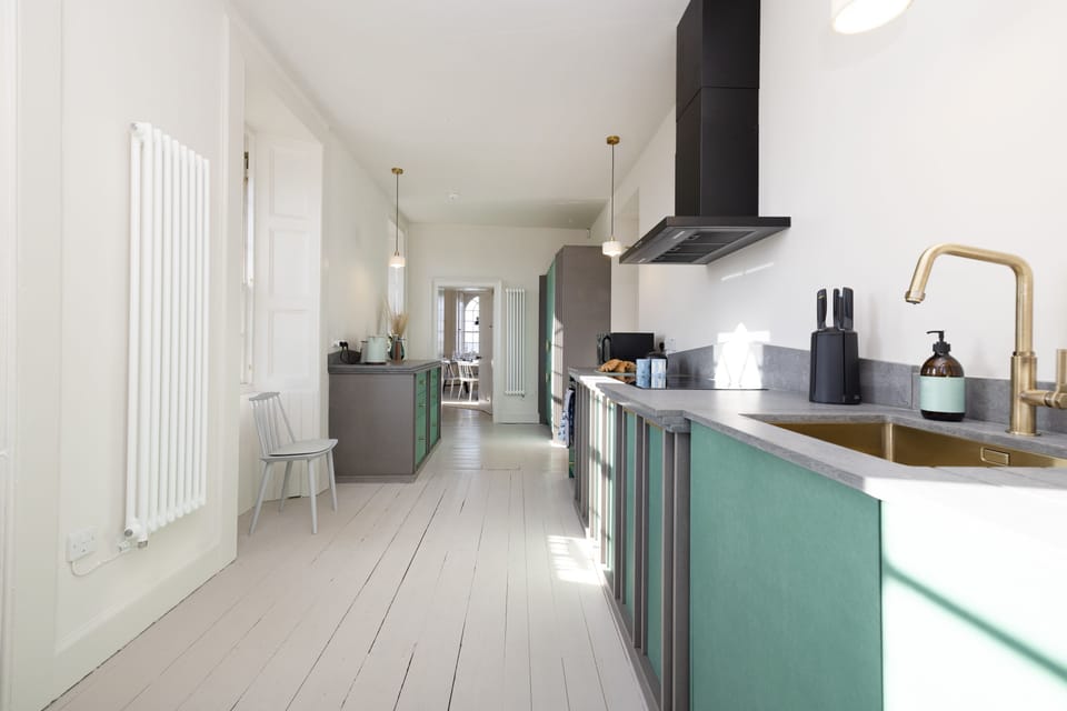 Apartment, 3 Bedrooms | Private kitchen | Fridge, microwave, oven, stovetop