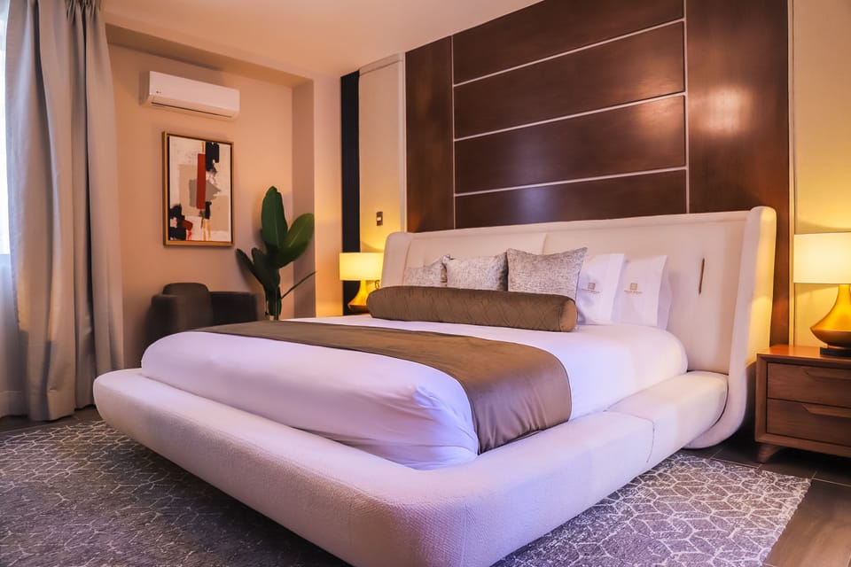 Premium Room | Premium bedding, minibar, in-room safe, individually decorated