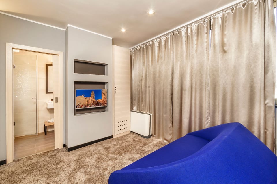 City Suite | Living area | LCD TV