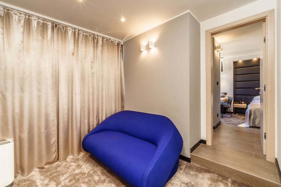 City Suite | Premium bedding, minibar, in-room safe, desk