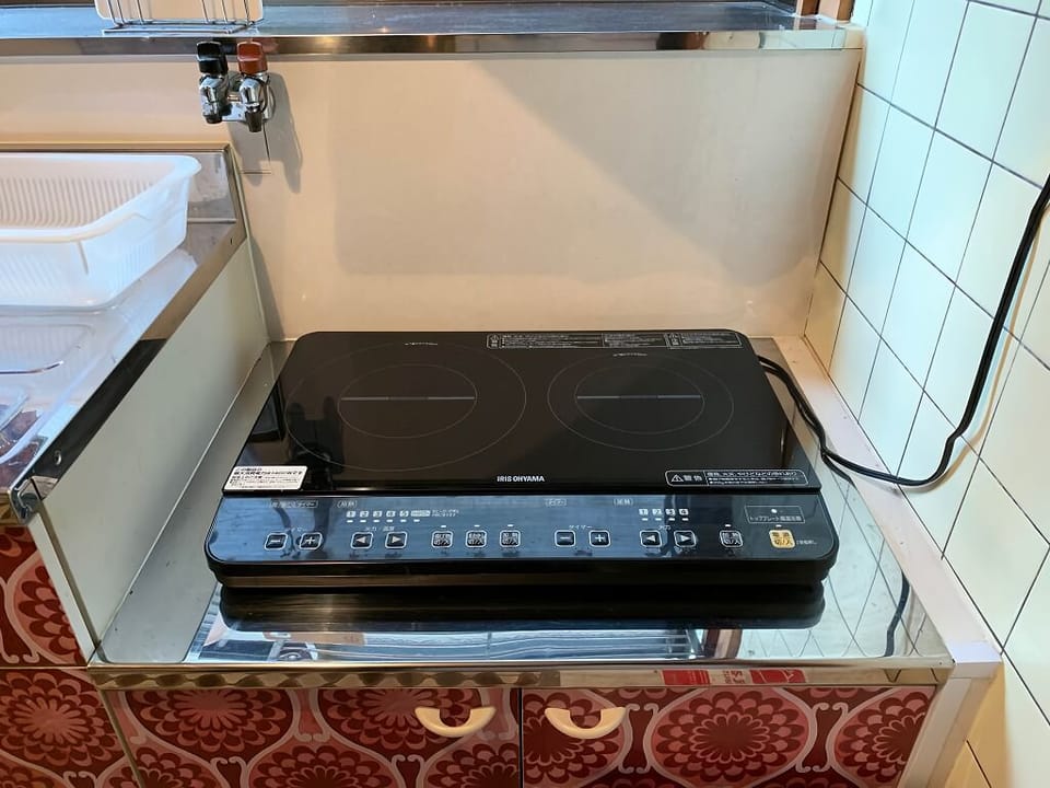 Fridge, microwave, stovetop, electric kettle