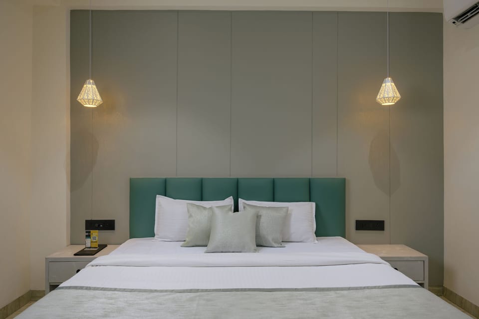 Standard Double Room | Desk, WiFi (free), bed sheets