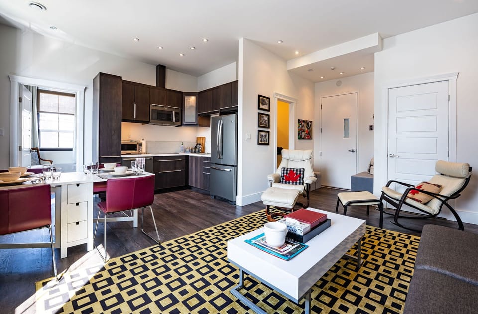 Condo | Living area | 40-inch flat-screen TV with cable channels, TV