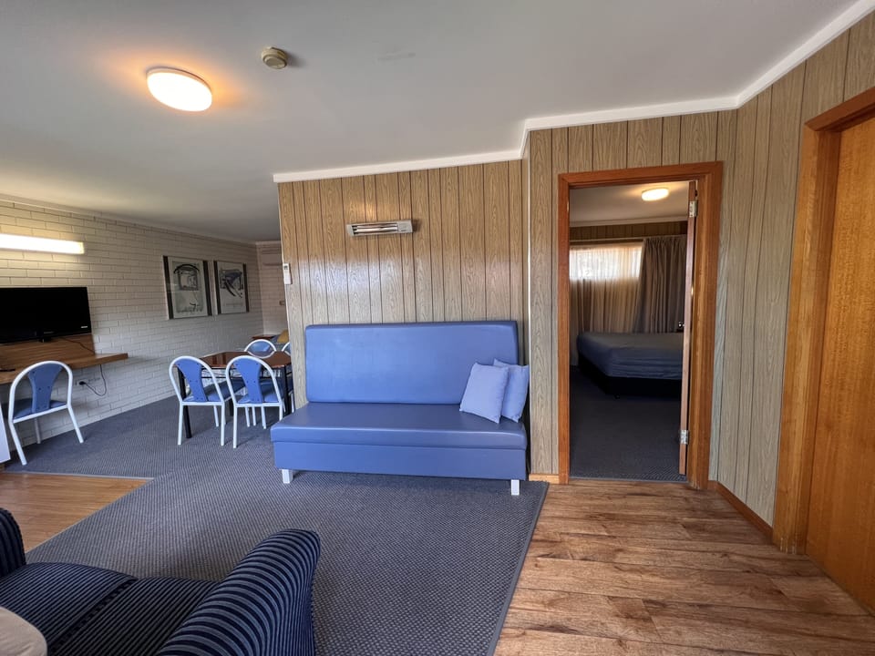 Deluxe Family Room Sleeps 7 Max | Private kitchen
