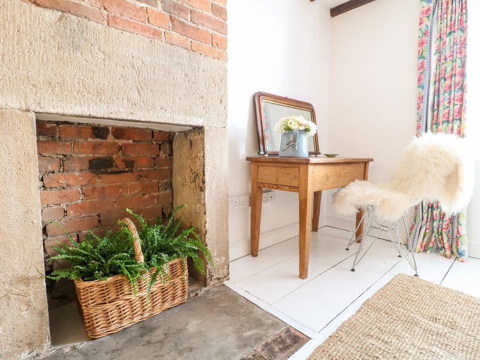 16 Long Row Cottage in Belper