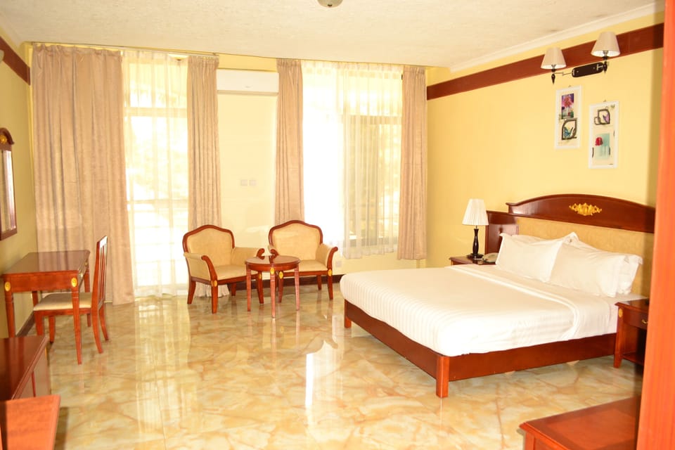 Standard Double Room, 1 Queen Bed | Memory foam beds, individually decorated, desk, laptop workspace