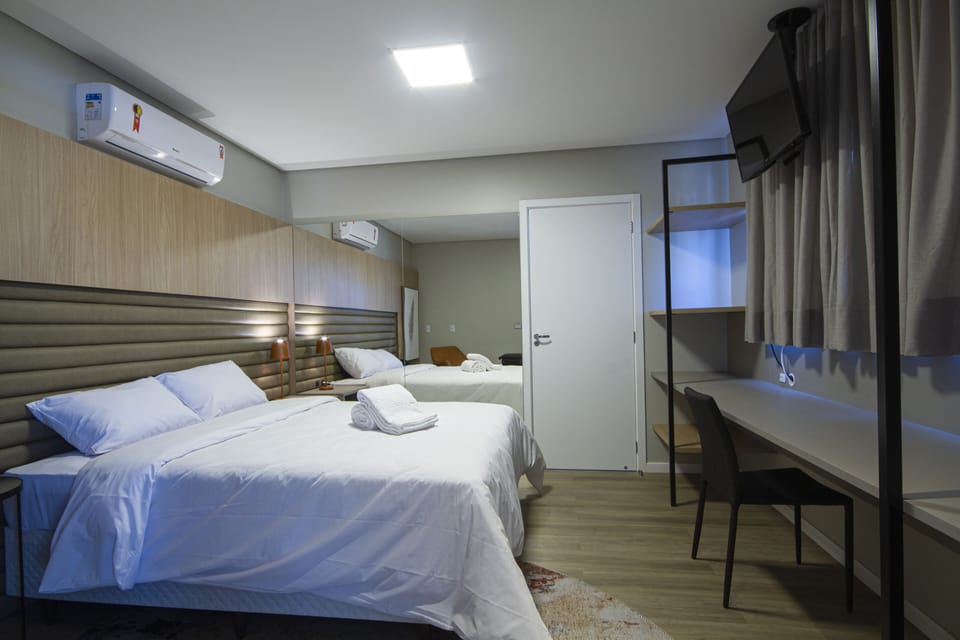 Superior Room | In-room safe, desk, laptop workspace, travel crib