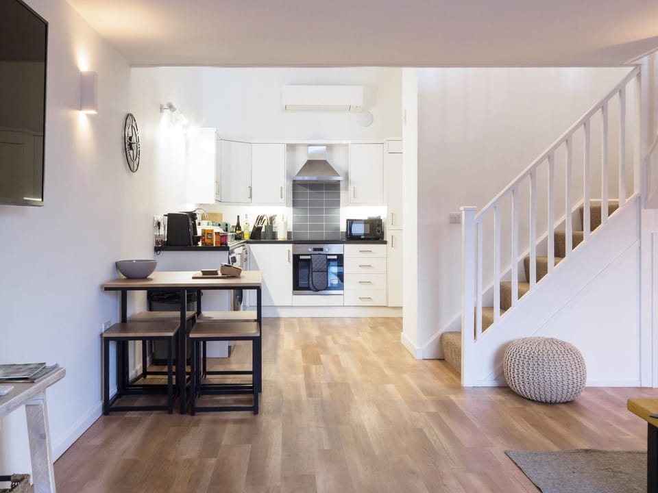 Cottage | Interior