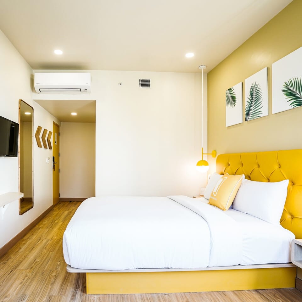 Standard Double Room | In-room safe, desk, iron/ironing board, free WiFi