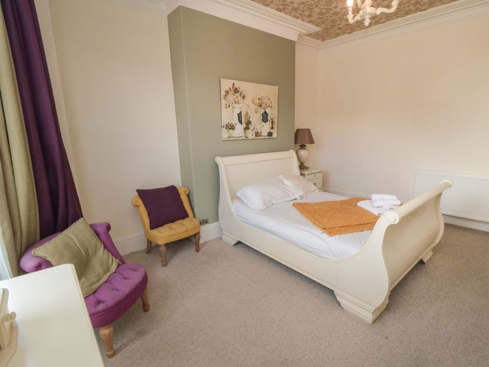 Cottage | 8 bedrooms, individually decorated, individually furnished, free WiFi