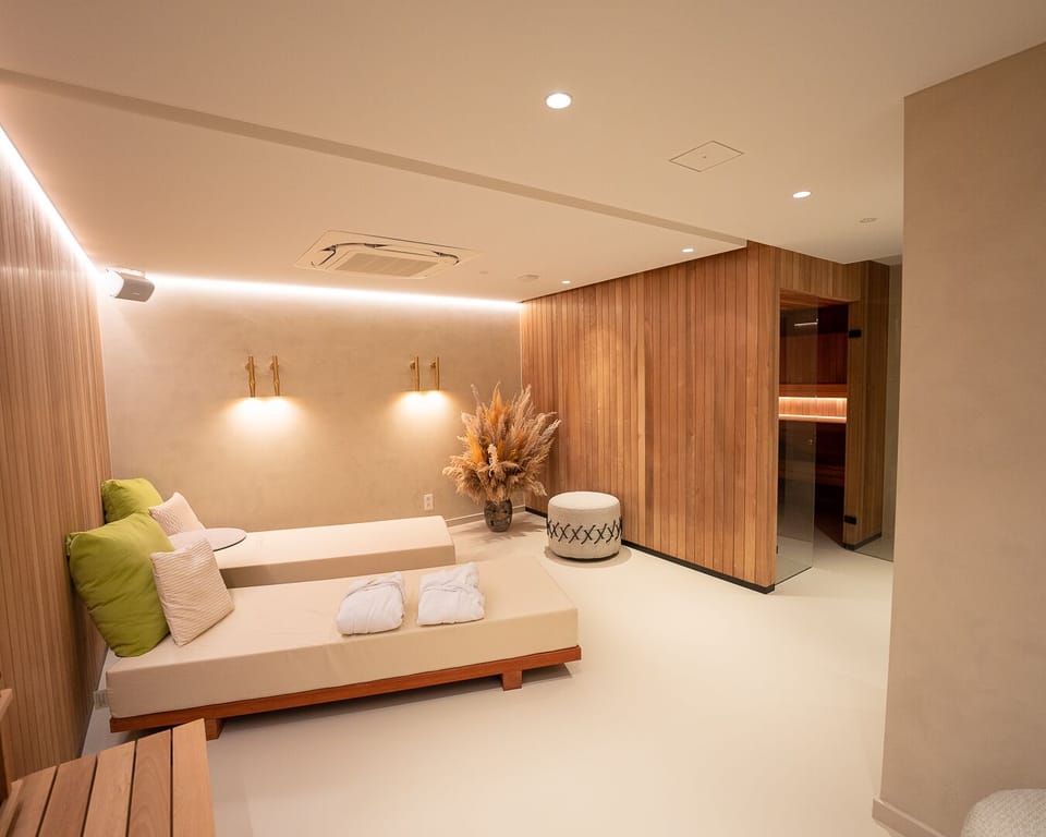 Sauna, steam room