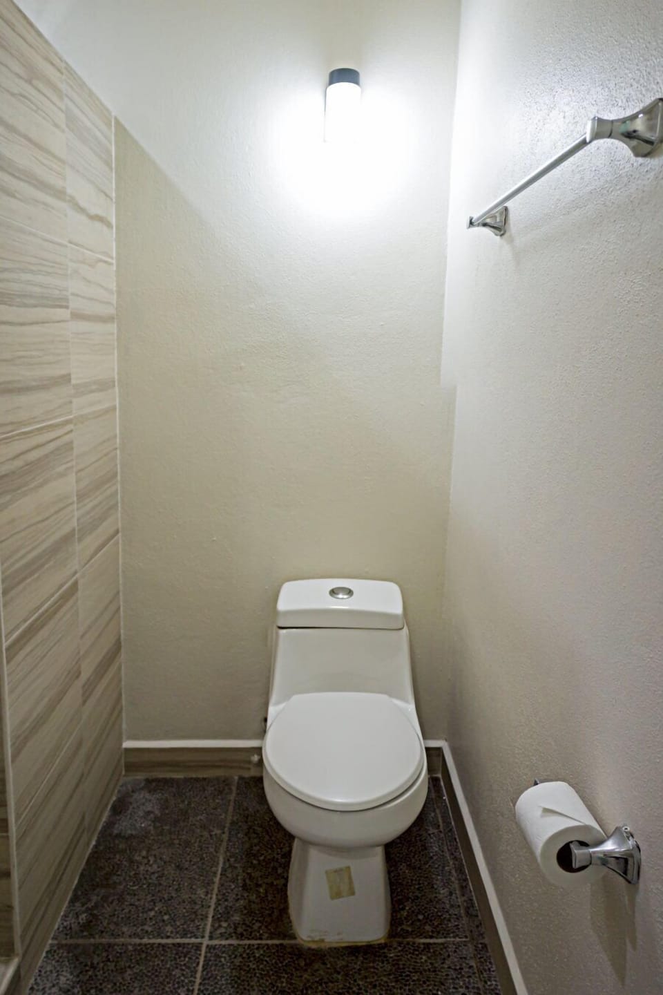 Classic Triple Room | Bathroom | Shower, towels, soap, shampoo