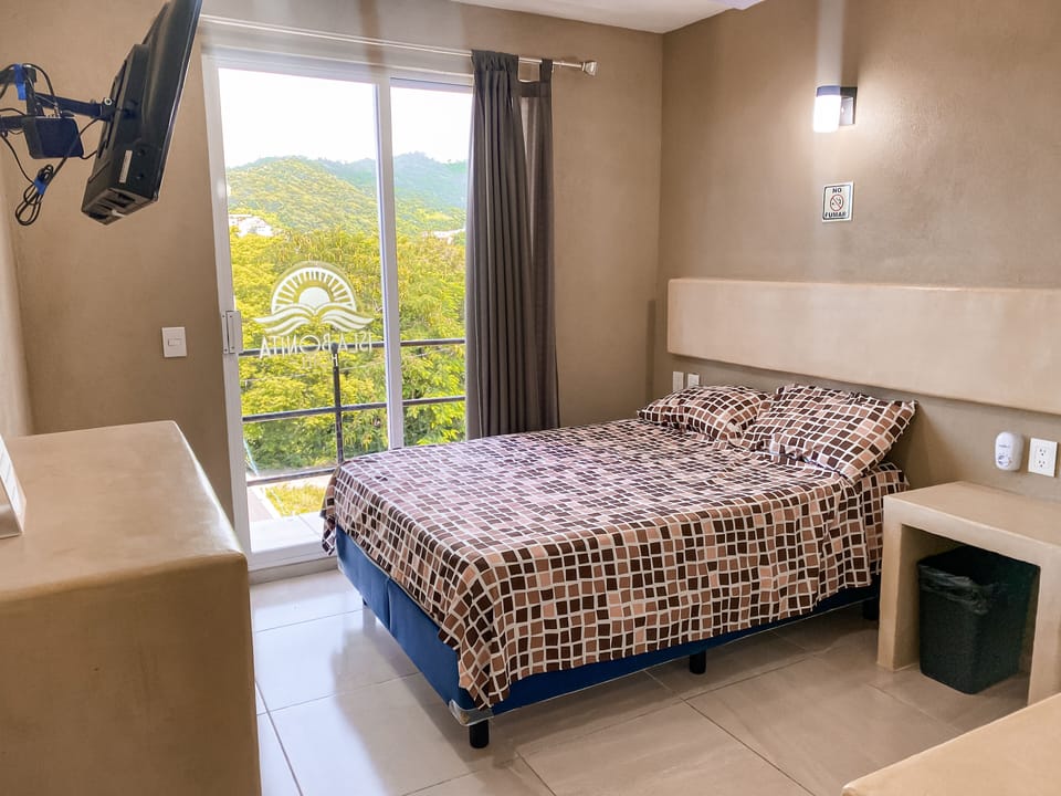 Classic Single Room | Blackout drapes, iron/ironing board, free WiFi
