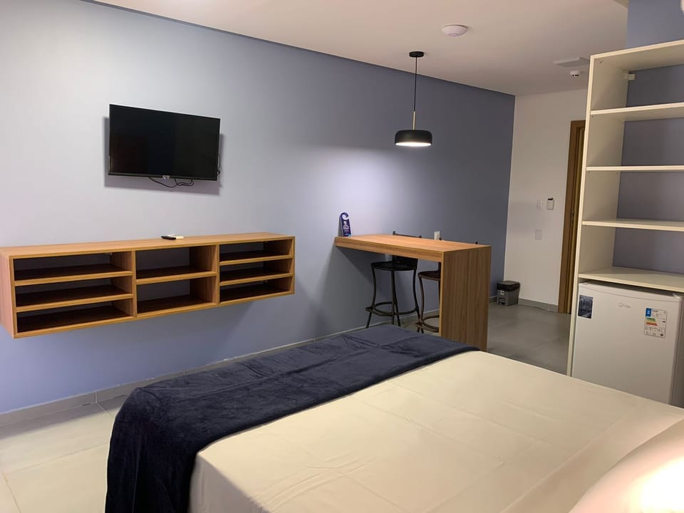 Basic Room | Desk, laptop workspace, free WiFi, bed sheets