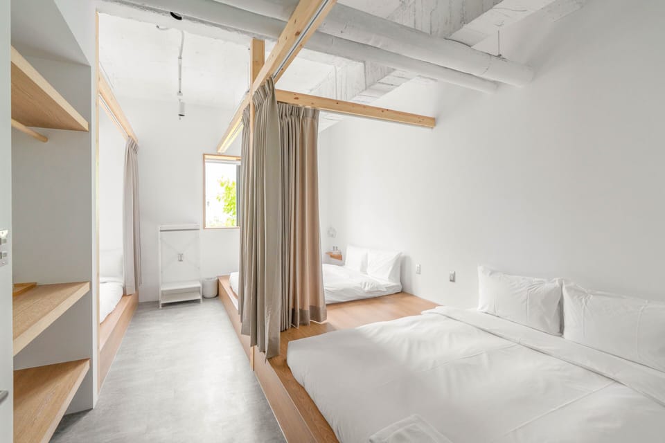 Elite Room | Blackout drapes, free WiFi, bed sheets