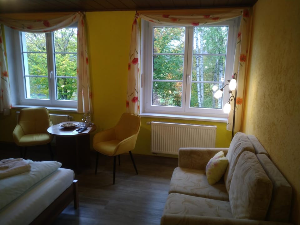 Classic Double Room | Hypo-allergenic bedding, individually decorated, individually furnished