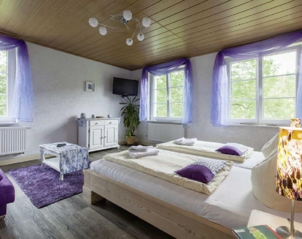 Classic Double Room | Hypo-allergenic bedding, individually decorated, individually furnished
