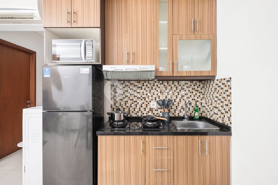 Apartment, 2 Bedrooms | Private kitchen | Fridge, dining tables