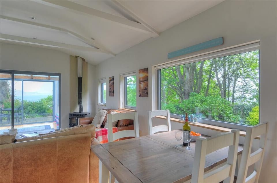 Fridge, dishwasher, cookware/dishes/utensils