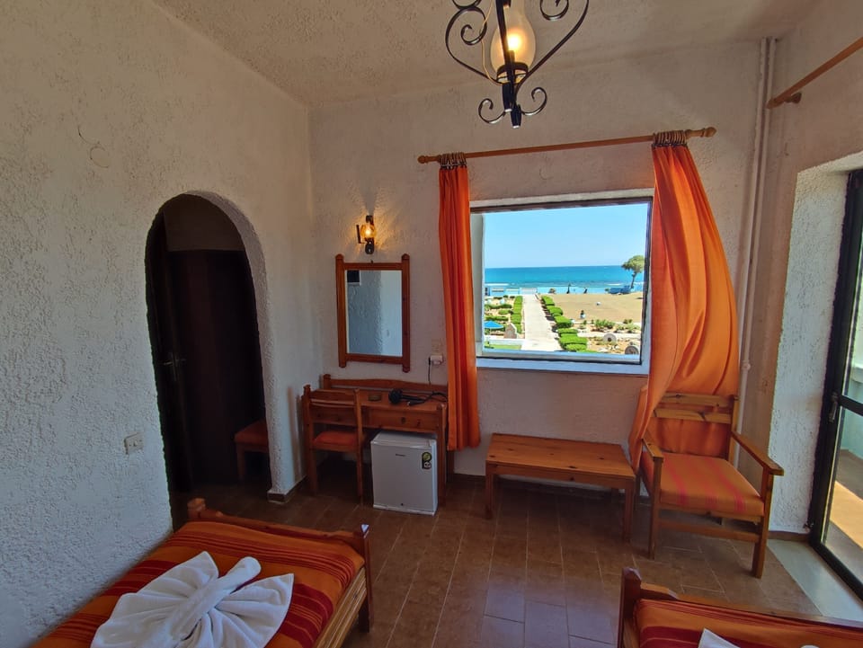 Classic Twin Room, Sea View | Select Comfort beds, desk, soundproofing, free WiFi