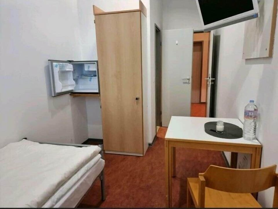 Comfort Single Room | Individually decorated, individually furnished, desk, free WiFi