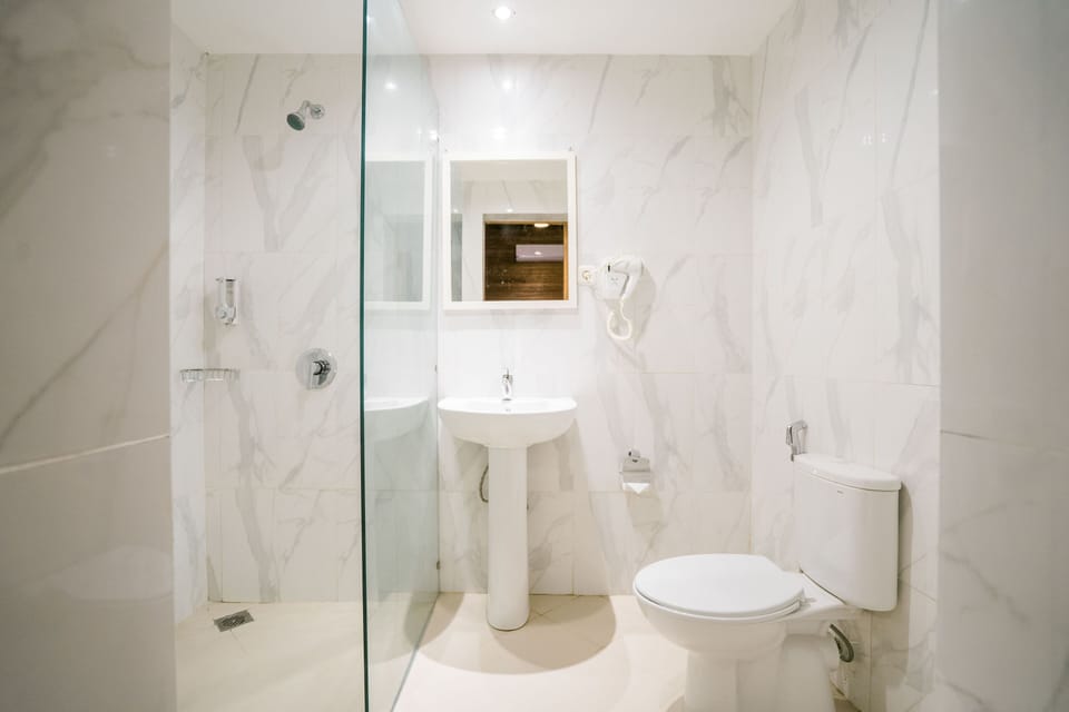 Superior Double Room | Bathroom