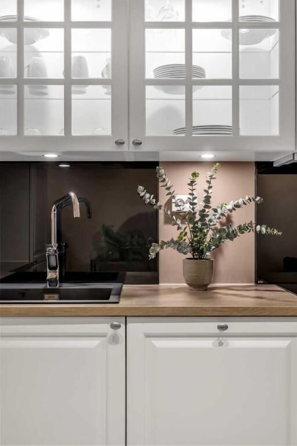Rosa  1 Bedroom Apartment | Private kitchen | Full-size fridge, oven, stovetop, dishwasher