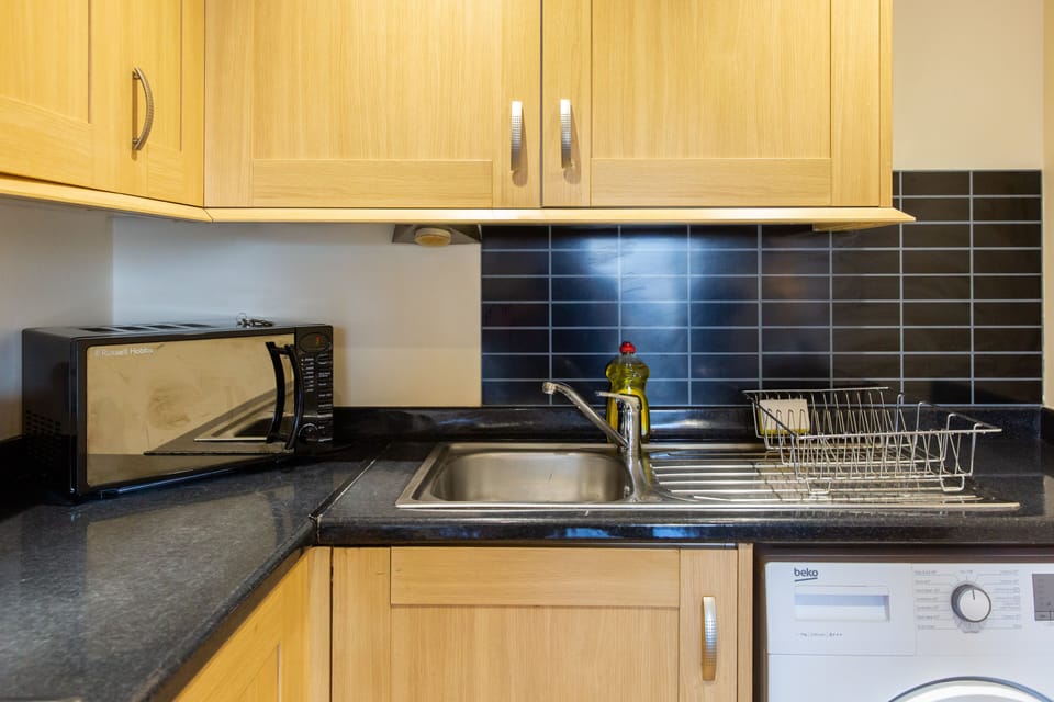 Executive Apartment, Private Bathroom, City View | Private kitchen