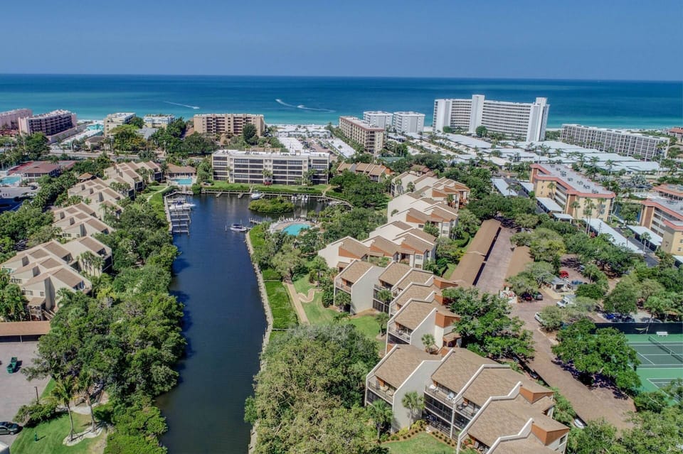 Condo (Midnight Cove II by the Docks- First ) | Exterior