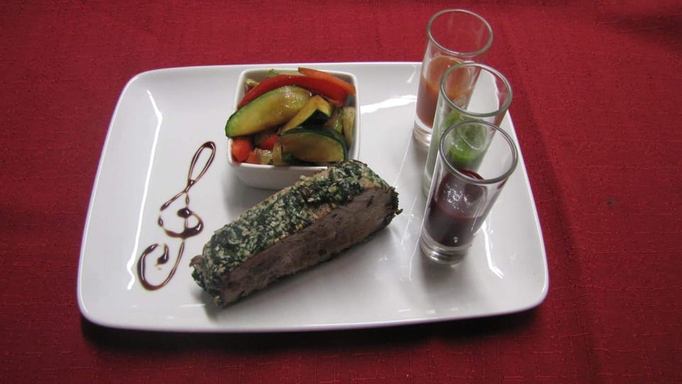 Breakfast and dinner served, Regional cuisine